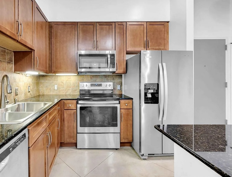 Building Photo - 2001 Biscayne Blvd