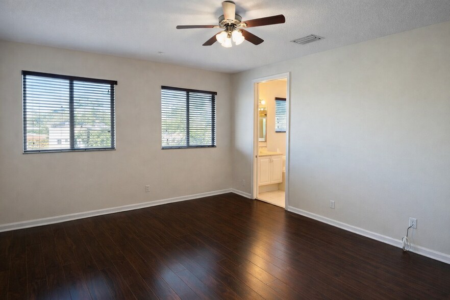 Building Photo - 4390 Berkshire Wharf Dr