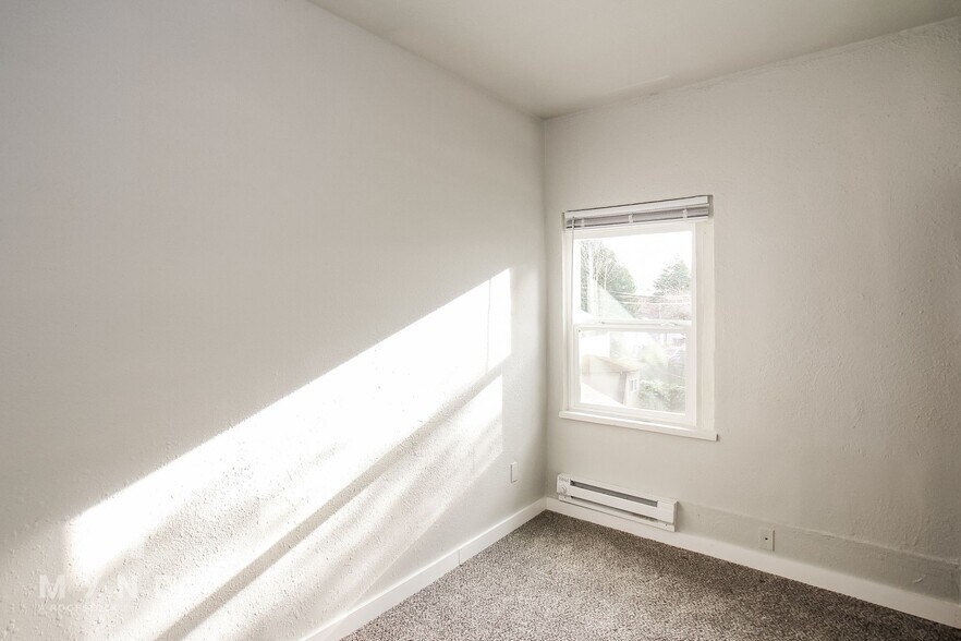 Building Photo - 1214 S 8th St