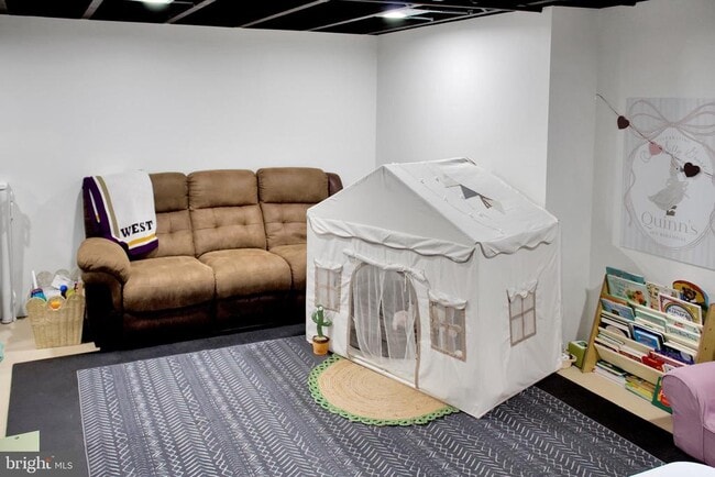 Building Photo - 159 Columbia Ave