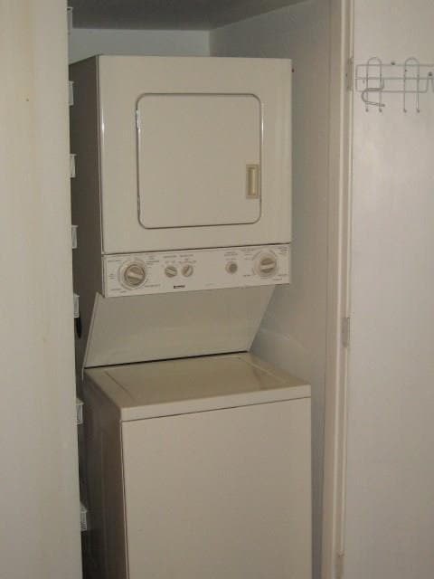 Building Photo - 5712 Chesterfield Ave