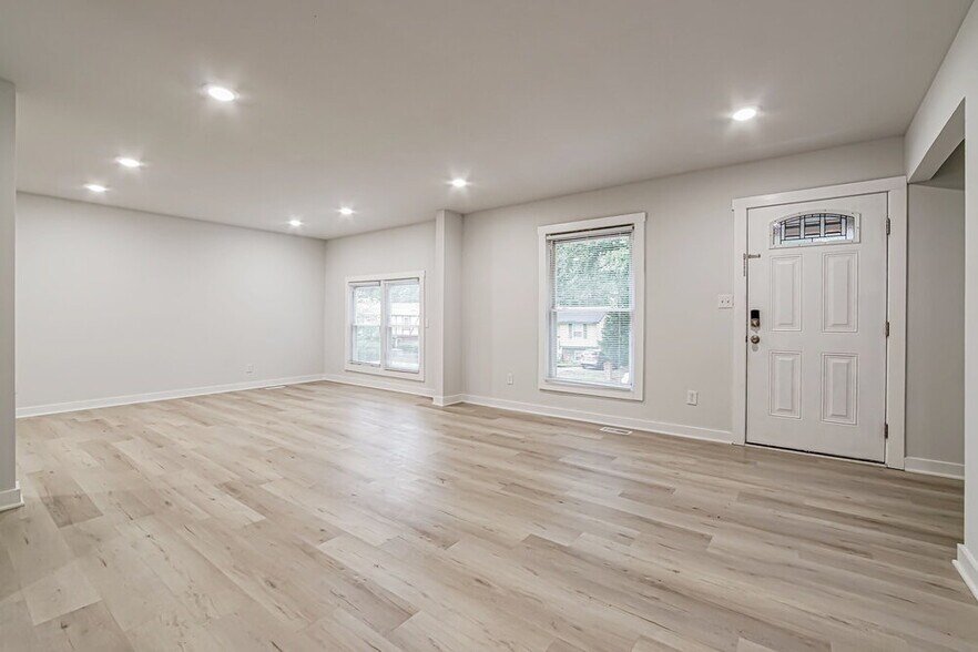 Building Photo - 3213 Burntwood Cir