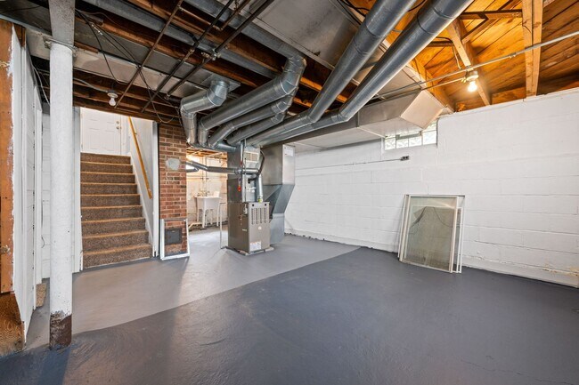 Building Photo - 26950 Mallard Ave