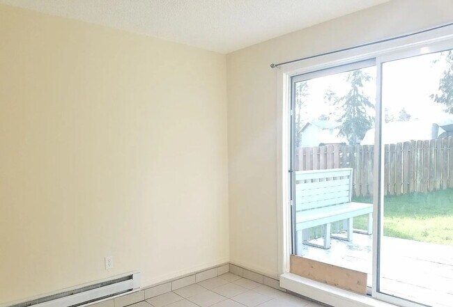 Building Photo - Desired NE Tacoma Community