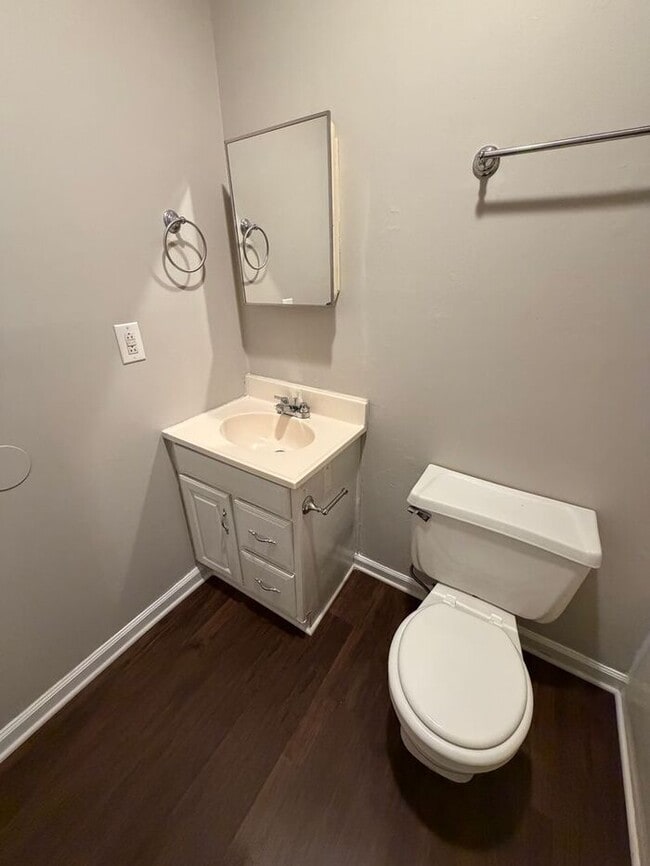 Building Photo - 2BD/1BA Unit in Newton, NC