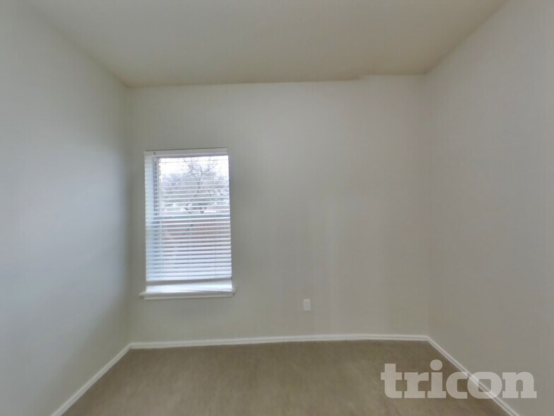 Building Photo - 705 Pampas Ricas Dr