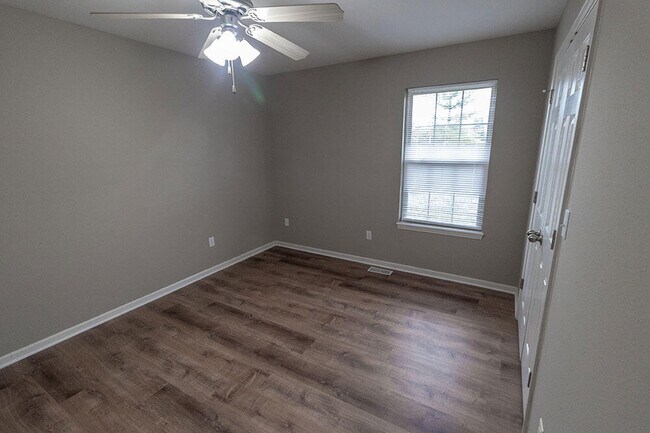 Building Photo - 4004 Snowy Owl Dr