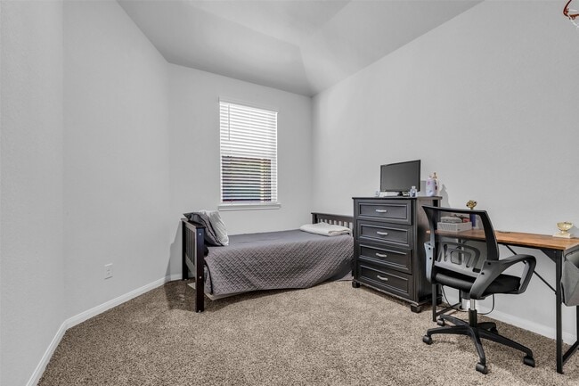 Building Photo - 740 Brown Rd