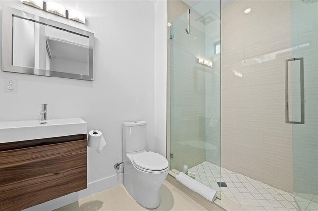 Building Photo - 60 Hendricks Isle