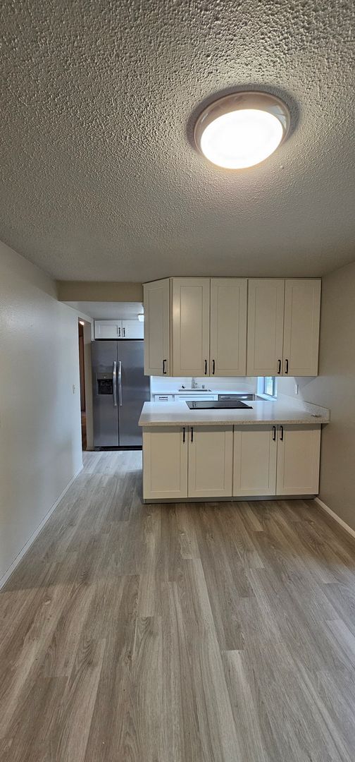 Building Photo - Multi-level home