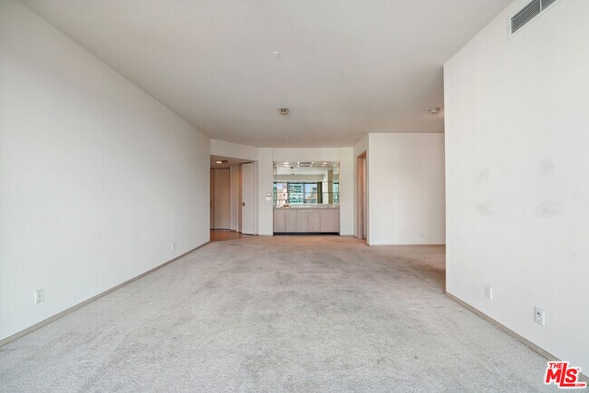 Building Photo - 10490 Wilshire Blvd