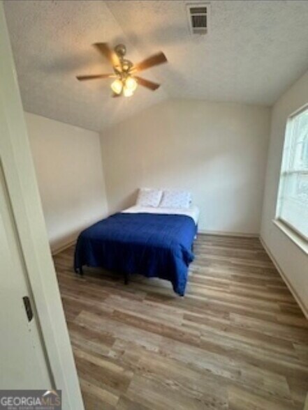 Building Photo - 3022 Fields Dr