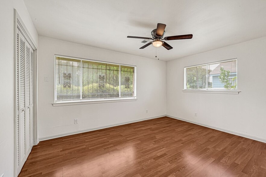 Building Photo - 3317 Le Badie St