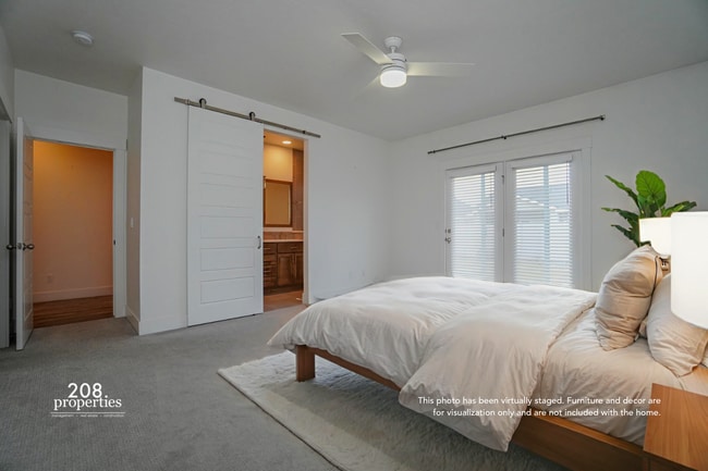 Building Photo - 5967 W Daphne Dr