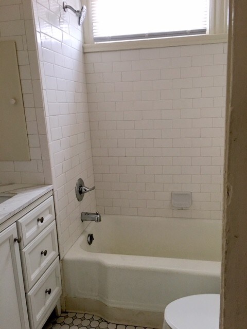 MODERN BATHROOM - 8205 Freret St