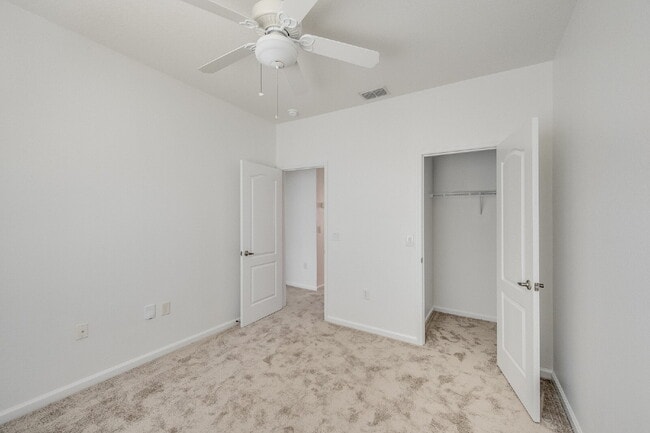 Building Photo - Beachside Townhome in Gated Community