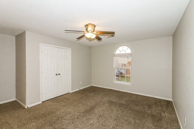 Building Photo - 11118 Opatrny Meadows Ln