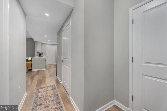 Building Photo - 1021 N Garfield St