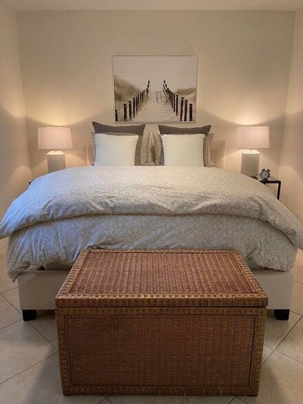 Building Photo - 1202 Palm Trail