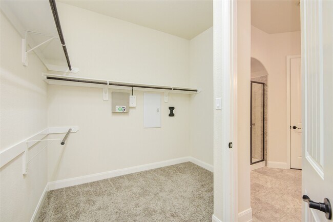 Building Photo - 27330 Aspen Falls Ln