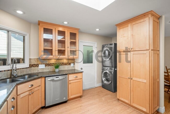 Building Photo - 16498 LG Almaden Road