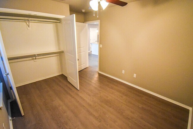 Building Photo - Nice 3 Bed/2 Bath Duplex in Prairie Grove