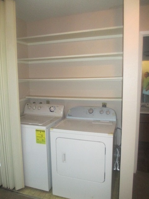 Building Photo - Fremont condo has nice recent upgrades!