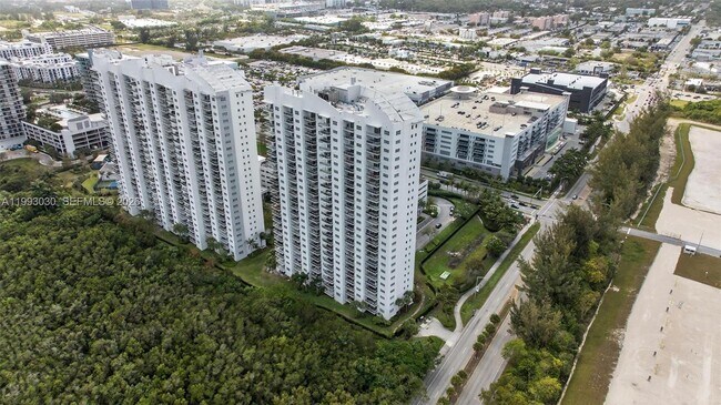 Building Photo - 15051 Royal Oaks Ln