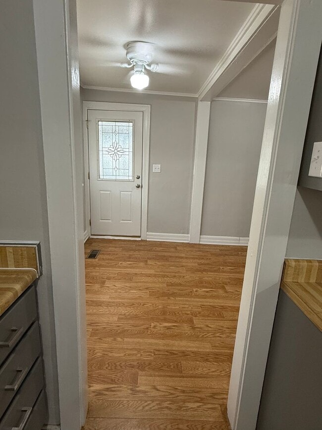 Building Photo - FIRST FULL MONTH RENT FREE
