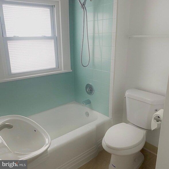 Building Photo - 2 E Vine St