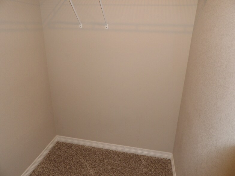 Building Photo - 10032 Castor Dr