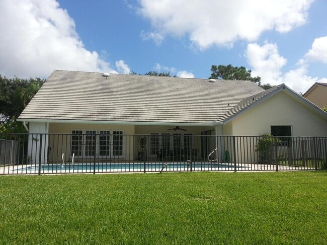 Building Photo - 4020 NW 24th Terrace