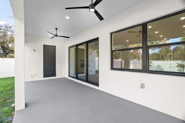 Building Photo - 4009 W Euclid Ave