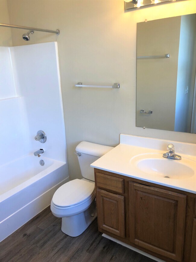 Building Photo - 2210 State St