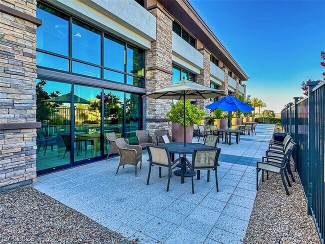 Building Photo - 6714 Desert Crimson St