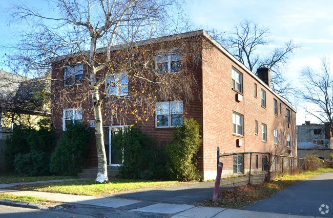 Primary Photo - Carpenter Street Apartments