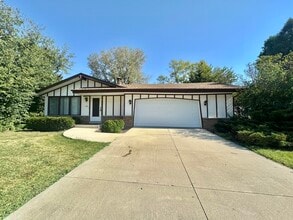 Building Photo - 2330 S Brookside Pkwy