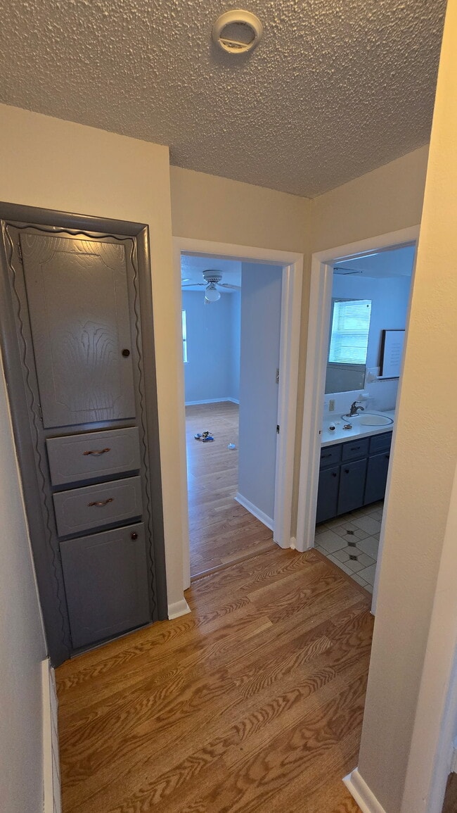 Building Photo - 314 NW Compass Dr