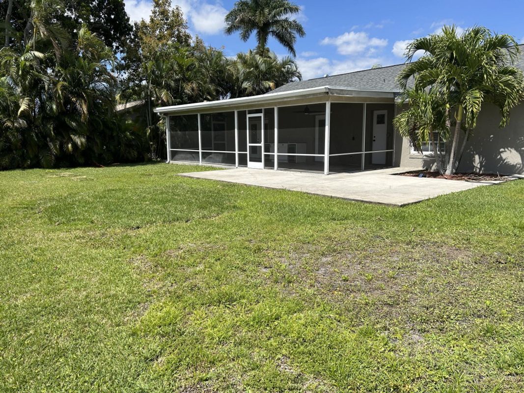 Building Photo - 1379 Pinetta Cir
