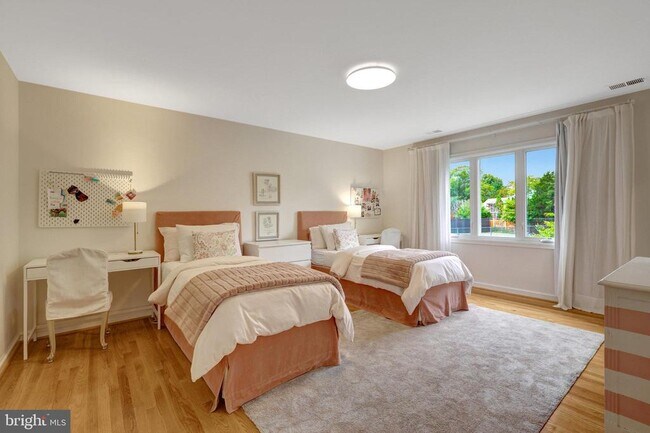 Building Photo - 6305 Dunaway Ct