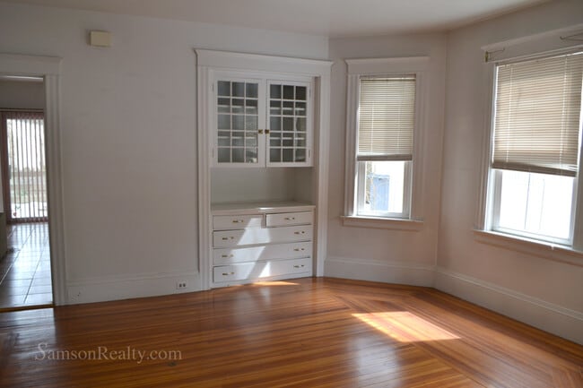 Building Photo - 81 Grotto Ave