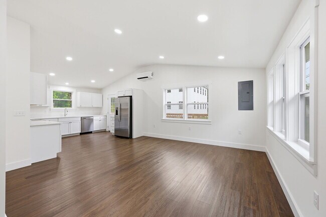 Building Photo - 170 Kearneysville Pike