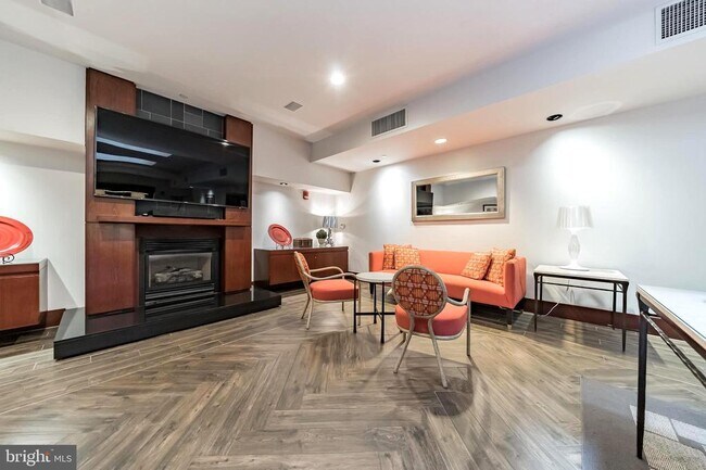 Building Photo - 1600 Arch St