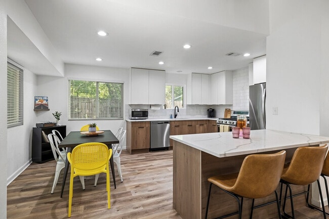 Building Photo - 5105 Galen Ct