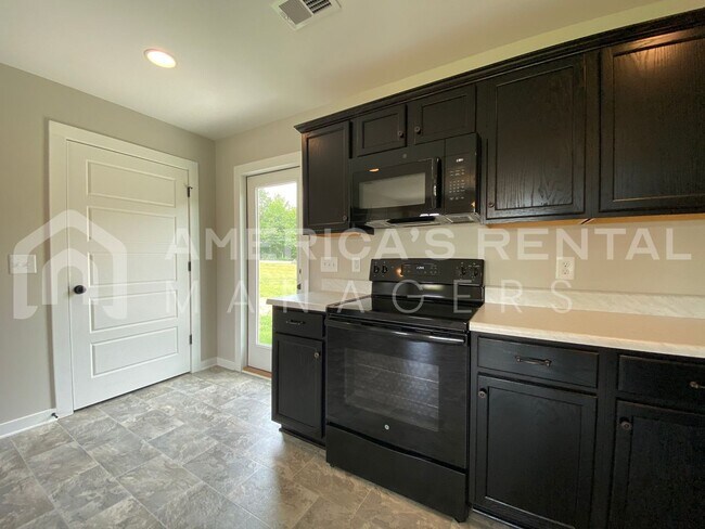 Building Photo - Home for Rent in Talladega, AL!!!