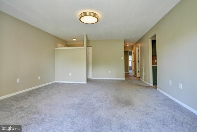 Building Photo - 325 Westridge Cir