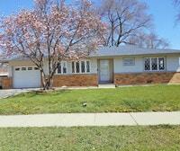 Building Photo - 546 Landmeier Rd