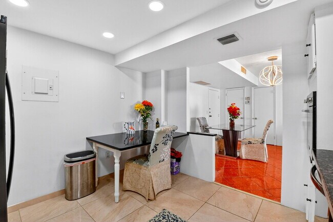 Building Photo - 3456 S Ocean Blvd