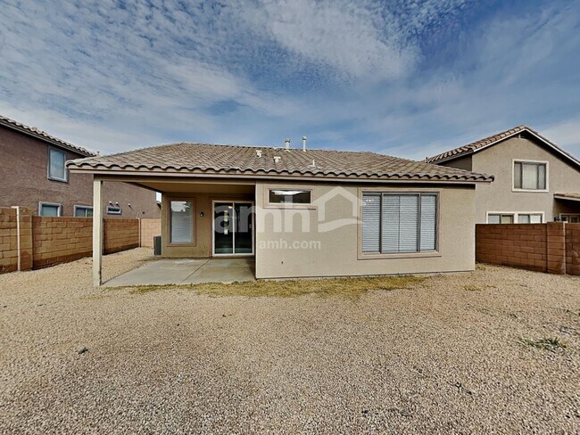 Building Photo - 12725 W Cheery Lynn Rd