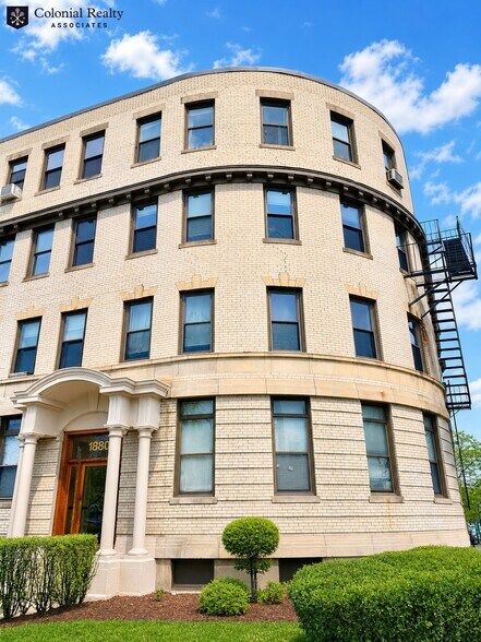 Building Photo - 1880 Commonwealth Ave